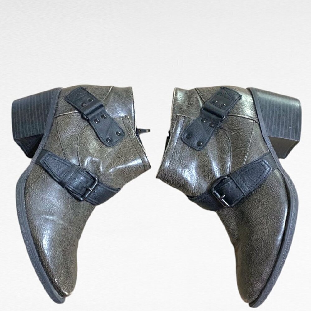 Crown Vintage Willy Ankle Boot With Faux Buckle Size 8.5
